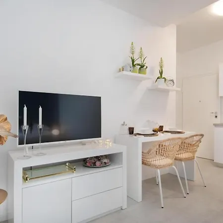 Zigo Modern Studio Apartment Near Beach Split Exterior photo